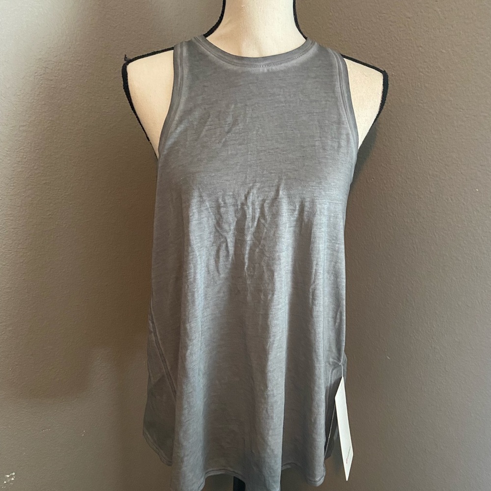 NWT WOMEN’S LULULEMON ALL TIED UP TANK
